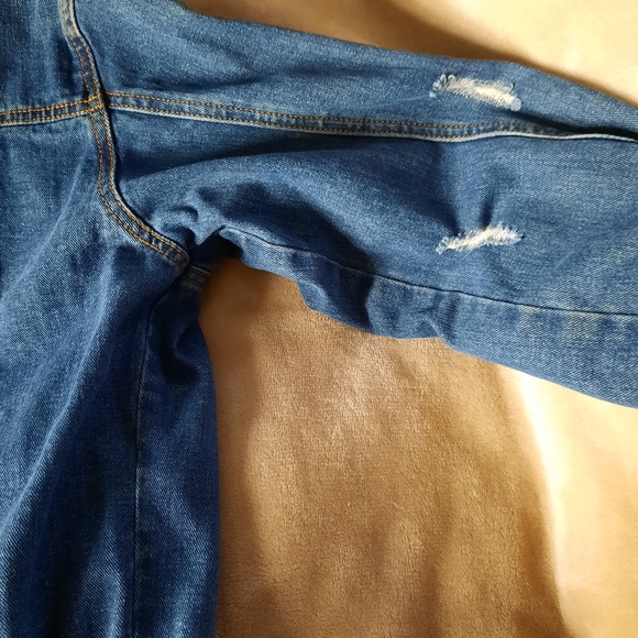 Forever 21 distressed denim jacket slightly cropped us large - Picture 6 of 6